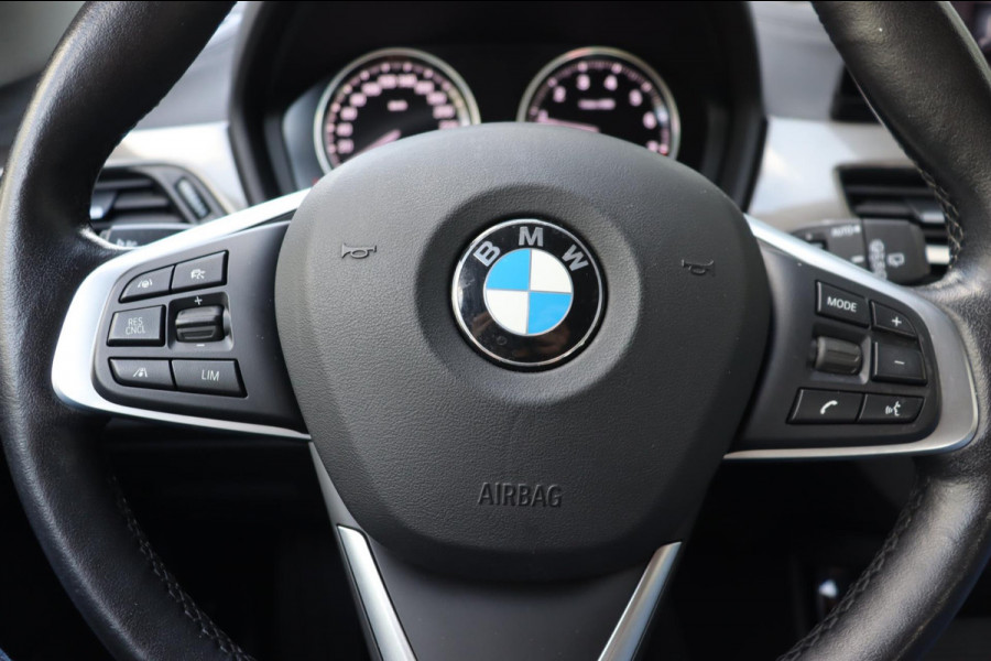 BMW X1 SDrive20i VDL Nedcar Edition org.NL Head-up afn.trekhaak el.klep leer+vw camera