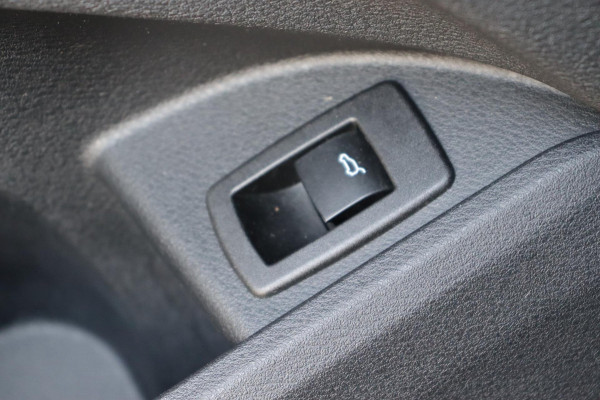 BMW X1 SDrive20i VDL Nedcar Edition org.NL Head-up afn.trekhaak el.klep leer+vw camera