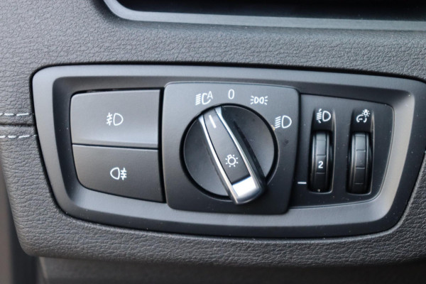 BMW X1 SDrive20i VDL Nedcar Edition org.NL Head-up afn.trekhaak el.klep leer+vw camera