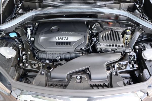 BMW X1 SDrive20i VDL Nedcar Edition org.NL Head-up afn.trekhaak el.klep leer+vw camera