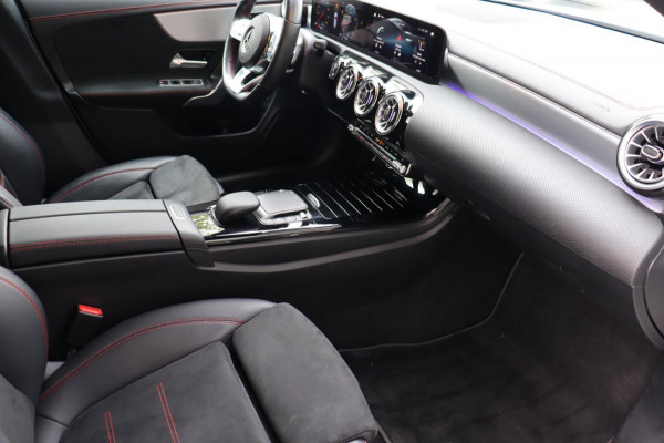 Mercedes-Benz CLA-Klasse Shooting Brake 200 Business Solution AMG org.NL el.trekhaak