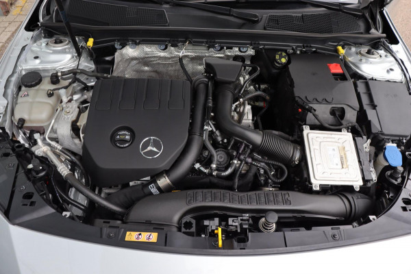 Mercedes-Benz CLA-Klasse Shooting Brake 200 Business Solution AMG org.NL el.trekhaak