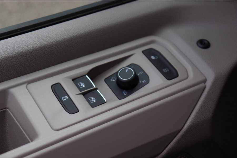 Volkswagen Multivan 1.4 eHybrid L2H1 Style 7-persoons org.NL panoramadak el.trekhaak camera's