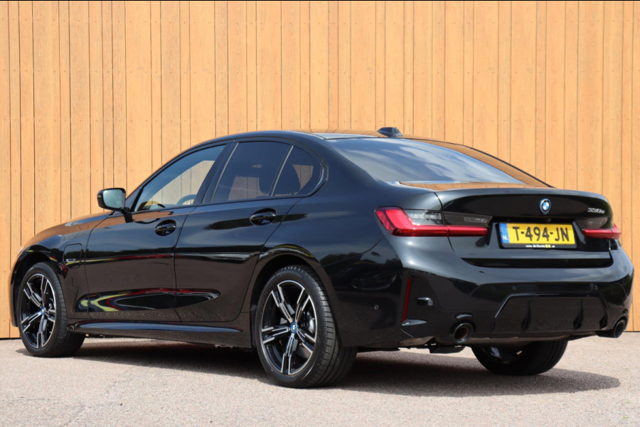 BMW 3-serie 330e M-Sport org.NL Harman Kardon 2xel.stoel+leer+mem+verw. camera
