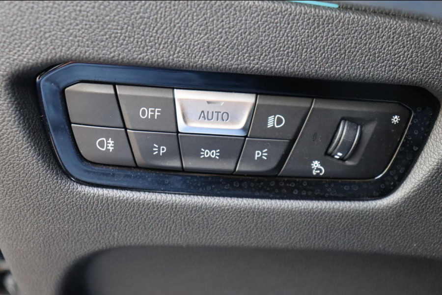 BMW 3-serie 330e M-Sport org.NL Harman Kardon 2xel.stoel+leer+mem+verw. camera