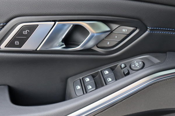 BMW 3-serie 330e M-Sport org.NL Harman Kardon 2xel.stoel+leer+mem+verw. camera