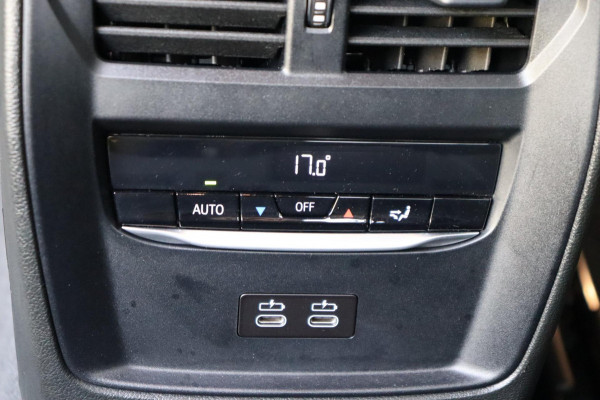 BMW 3-serie 330e M-Sport org.NL Harman Kardon 2xel.stoel+leer+mem+verw. camera