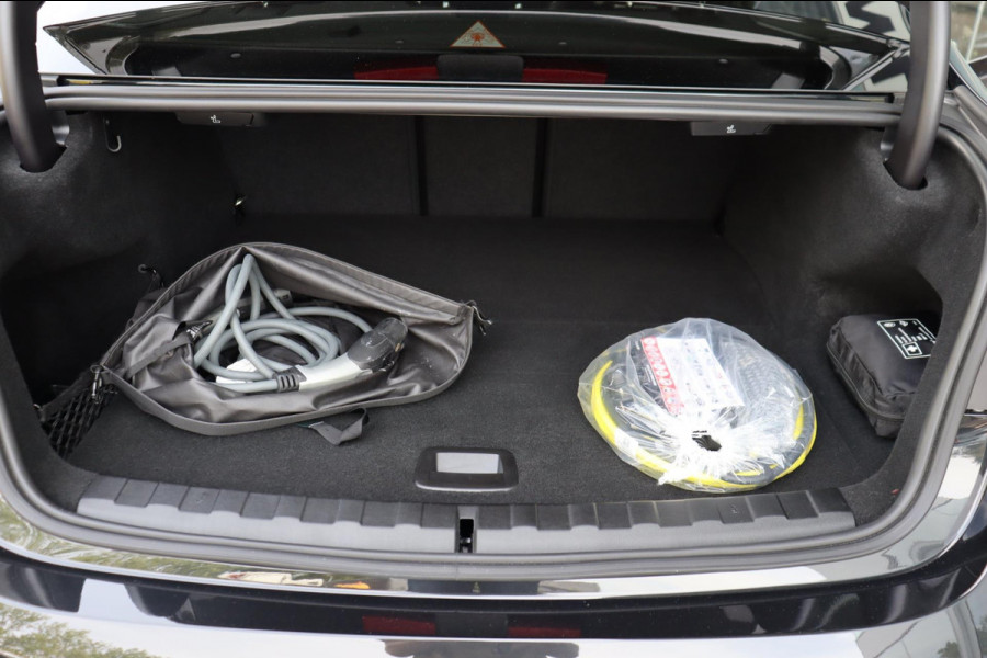 BMW 3-serie 330e M-Sport org.NL Harman Kardon 2xel.stoel+leer+mem+verw. camera
