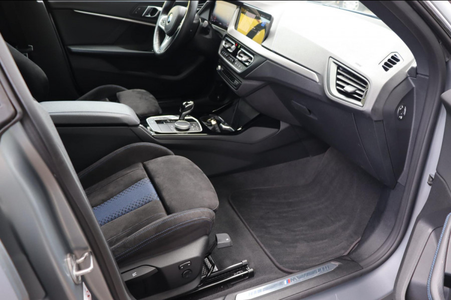 BMW 2 Serie Gran Coupé 218i Introduction Ed. M-Sport org.NL schuifdak camera's stuur+stoelverw speciale kleur