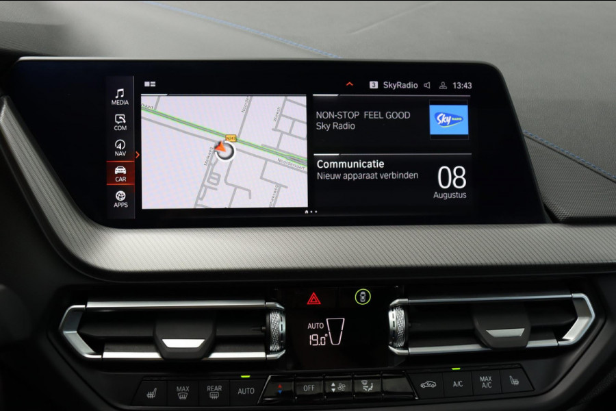 BMW 2 Serie Gran Coupé 218i Introduction Ed. M-Sport org.NL schuifdak camera's stuur+stoelverw speciale kleur