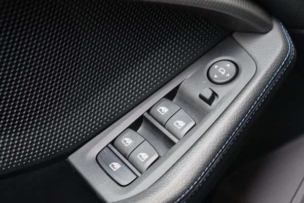 BMW 2 Serie Gran Coupé 218i Introduction Ed. M-Sport org.NL schuifdak camera's stuur+stoelverw speciale kleur