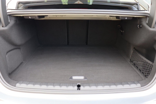 BMW 2 Serie Gran Coupé 218i Introduction Ed. M-Sport org.NL schuifdak camera's stuur+stoelverw speciale kleur