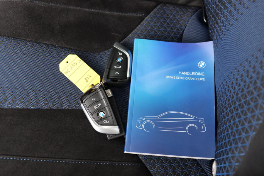 BMW 2 Serie Gran Coupé 218i Introduction Ed. M-Sport org.NL schuifdak camera's stuur+stoelverw speciale kleur