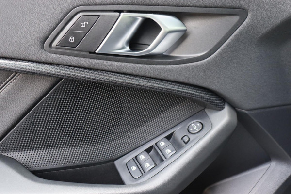 BMW 1-serie 116i Introduction Edition org.NL 18"Performance h.leer