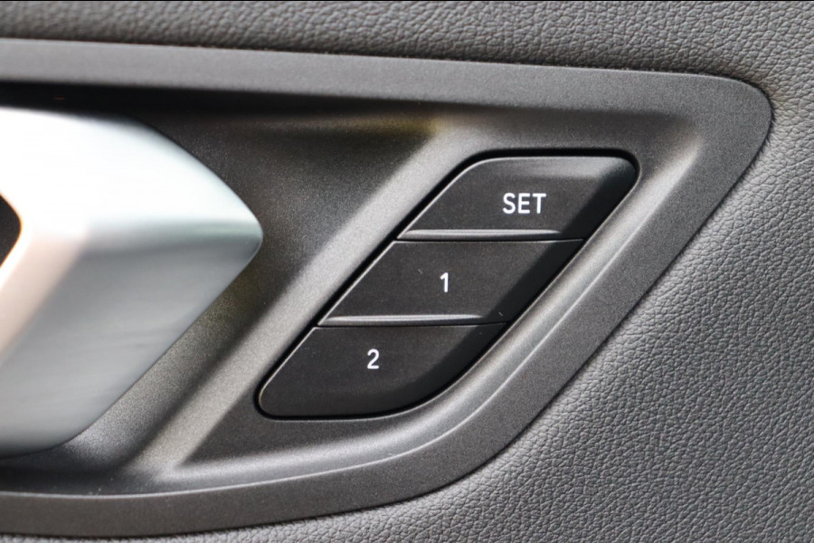 BMW 1-serie 120i M-Sport org.NL Head-up schuifdak camera leer+memory