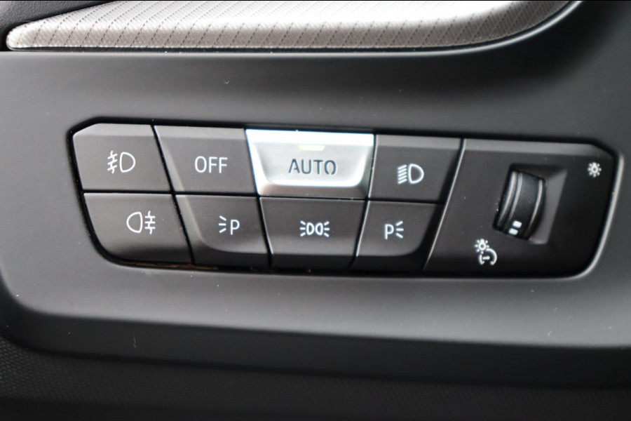 BMW 1-serie 120i M-Sport org.NL Head-up schuifdak camera leer+memory