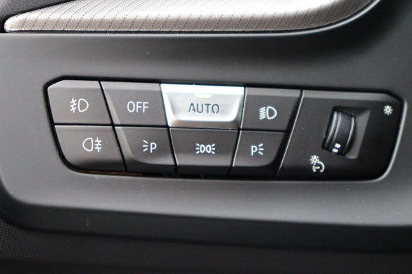 BMW 1-serie 120i M-Sport org.NL Head-up schuifdak camera leer+memory