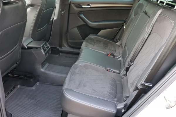 Škoda Kodiaq 1.5 TSI Sportline Business org.NL schuifdak trekhaak stuur+stoelverw camera canton