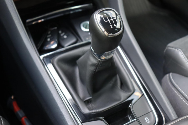 Škoda Kodiaq 1.5 TSI Sportline Business org.NL schuifdak trekhaak stuur+stoelverw camera canton