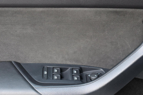 Škoda Kodiaq 1.5 TSI Sportline Business org.NL schuifdak trekhaak stuur+stoelverw camera canton