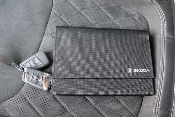 Škoda Kodiaq 1.5 TSI Sportline Business org.NL schuifdak trekhaak stuur+stoelverw camera canton