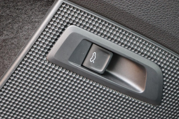 Škoda Kodiaq 1.5 TSI Sportline Business org.NL el.klep camera canton el.schuifdak el.stoel