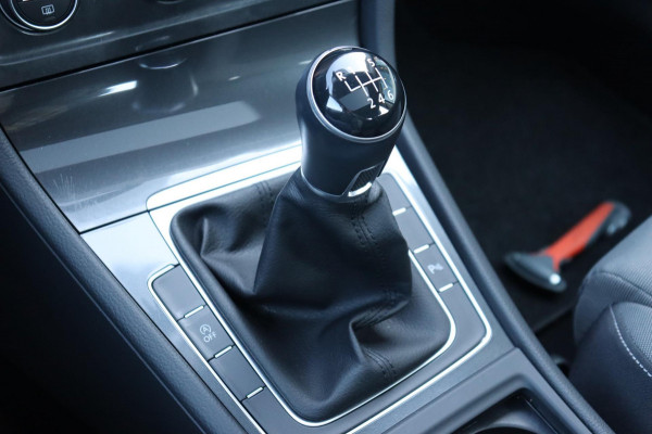 Volkswagen Golf 1.5 TSI Comfortline Business org.NL schuifdak digi-dashboard camera stoelmassage+vw