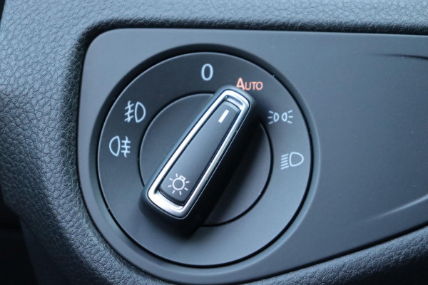 Volkswagen Golf 1.5 TSI Comfortline Business org.NL schuifdak digi-dashboard camera stoelmassage+vw