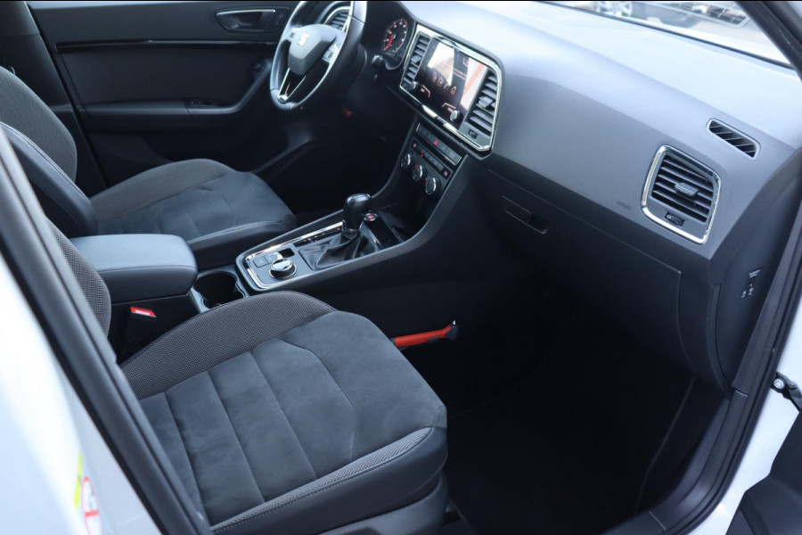 Seat Ateca 1.5 TSI Xcellence Business Intense org. NL trekhaak camera's el.klep