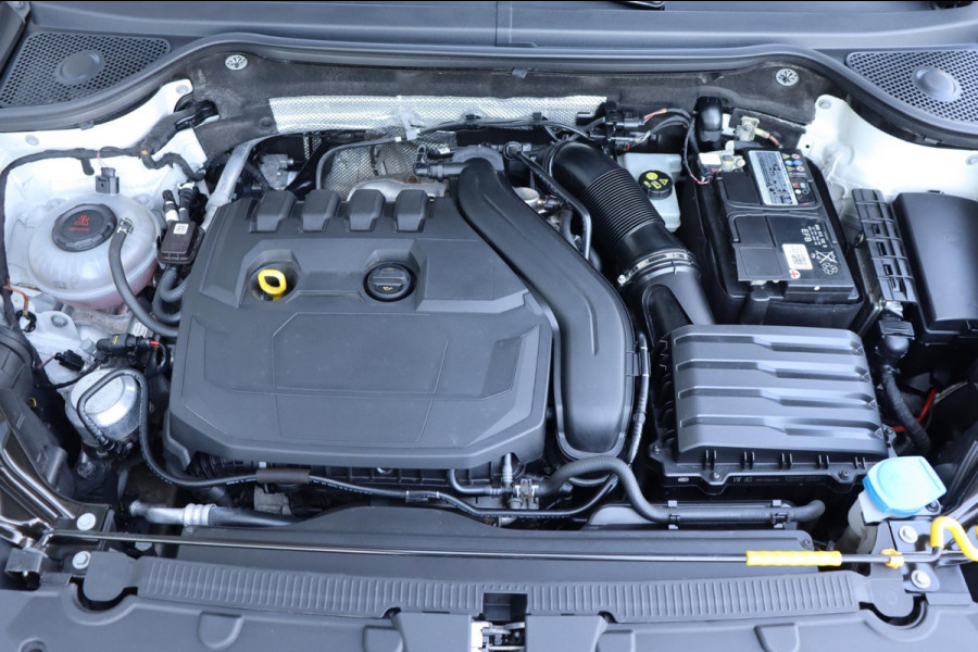 Seat Ateca 1.5 TSI Xcellence Business Intense org. NL trekhaak camera's el.klep