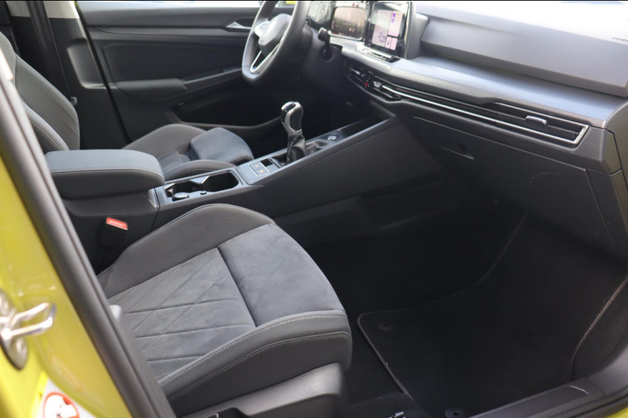 Volkswagen Golf Variant 1.5 TSI Style org.NL schuifdak head-up camera sfeer-verl. alcantara ergo-stoelen