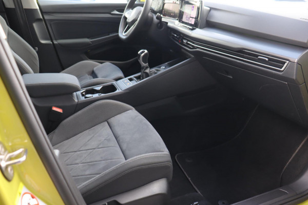 Volkswagen Golf Variant 1.5 TSI Style org.NL schuifdak head-up camera sfeer-verl. alcantara ergo-stoelen