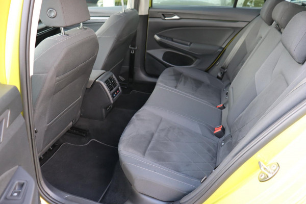 Volkswagen Golf Variant 1.5 TSI Style org.NL schuifdak head-up camera sfeer-verl. alcantara ergo-stoelen