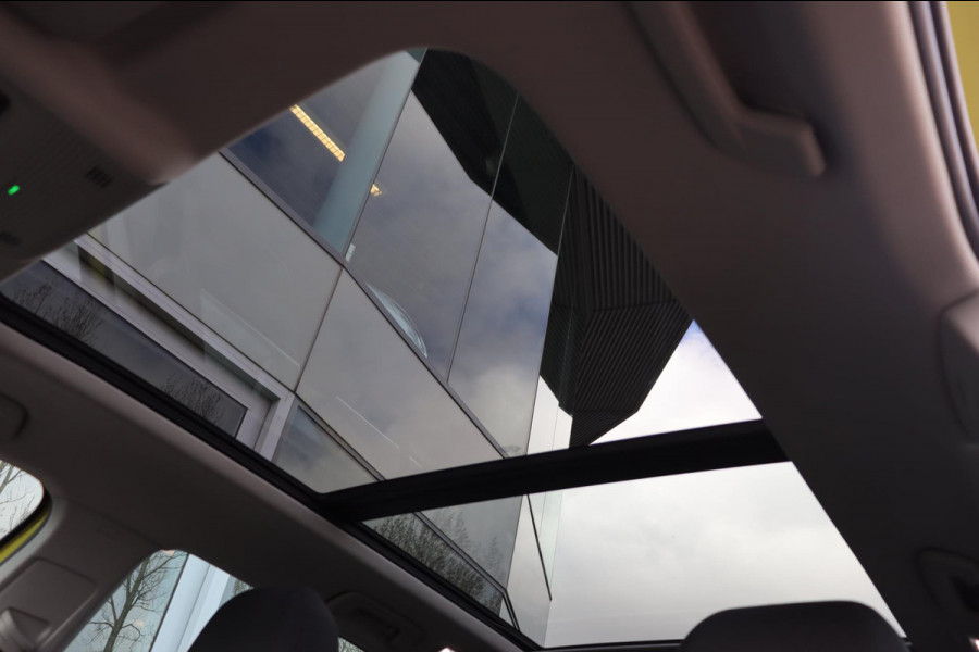 Volkswagen Golf Variant 1.5 TSI Style org.NL schuifdak head-up camera sfeer-verl. alcantara ergo-stoelen