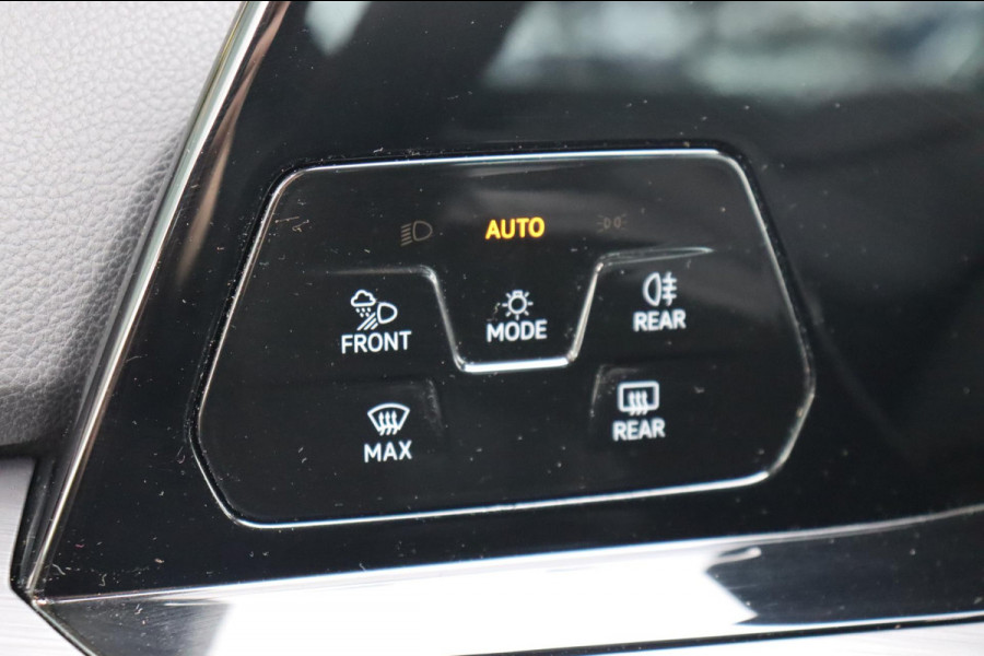 Volkswagen Golf Variant 1.5 TSI Style org.NL schuifdak head-up camera sfeer-verl. alcantara ergo-stoelen