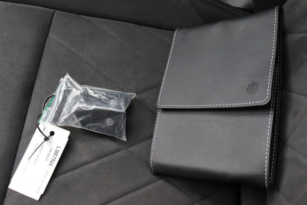 Volkswagen Golf Variant 1.5 TSI Style org.NL schuifdak head-up camera sfeer-verl. alcantara ergo-stoelen