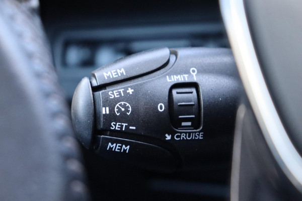 Peugeot 3008 1.2 PureTech Blue Lease Executive org-NL