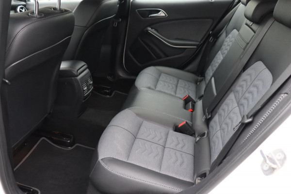 Mercedes-Benz GLA 180 Business Sol. org. NL-auto el.schuif-panoramadak