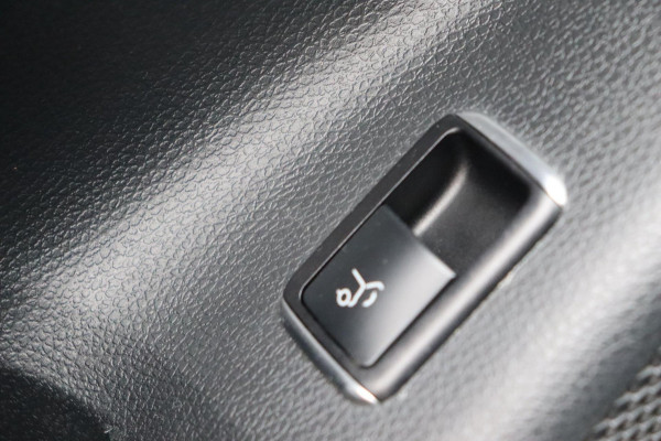 Mercedes-Benz GLA 180 Business Sol. org. NL-auto el.schuif-panoramadak