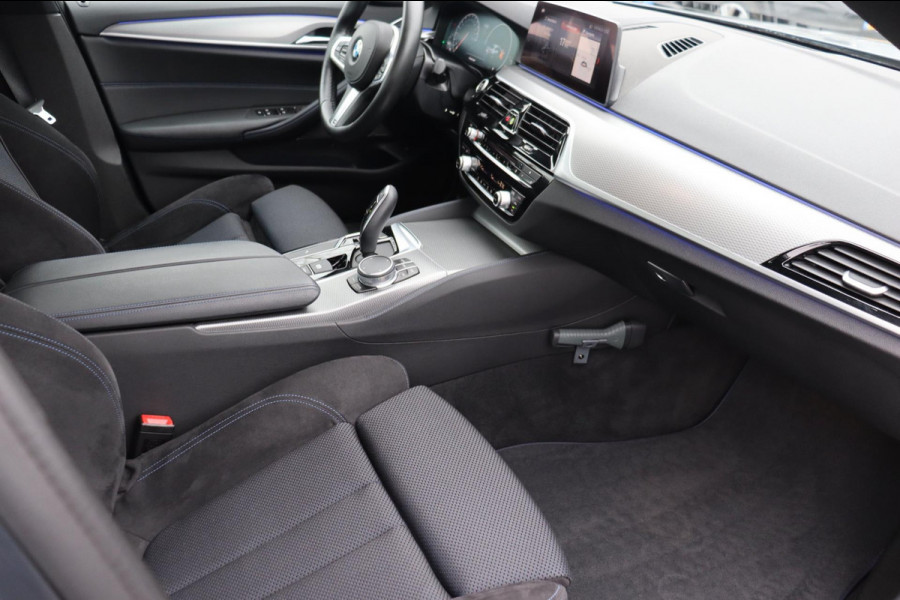 BMW 5 Serie 520i M-sport Executive Ed. Harman Kardon org.NL camera alcantara+elek.verstelbaar digi.dash navi