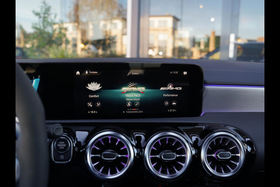 Mercedes-Benz A-Klasse AMG 35 4MATIC / Org.NL / Kuip / Aero / HUD / Burm / Pano / 360 / Ambient / Stl. Koeling / Multibeam