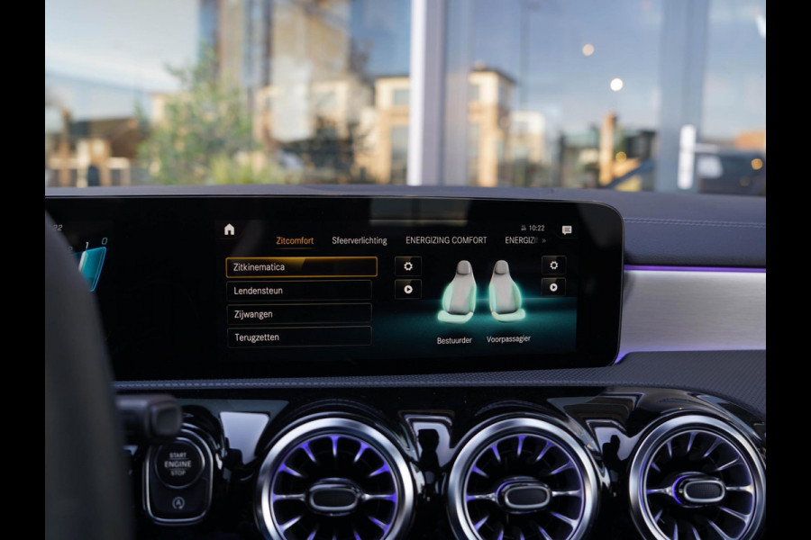 Mercedes-Benz A-Klasse AMG 35 4MATIC / Org.NL / Kuip / Aero / HUD / Burm / Pano / 360 / Ambient / Stl. Koeling / Multibeam