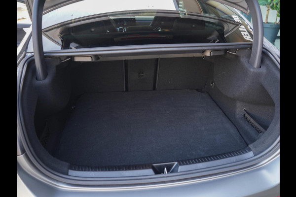 Mercedes-Benz A-Klasse AMG 35 4MATIC / Org.NL / Kuip / Aero / HUD / Burm / Pano / 360 / Ambient / Stl. Koeling / Multibeam