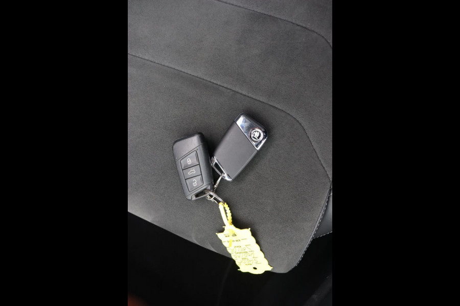 Škoda Kodiaq 1.5 TSI Business Edition org. NL-auto el.schuif/panoramadak trekhaak camera leer+vw