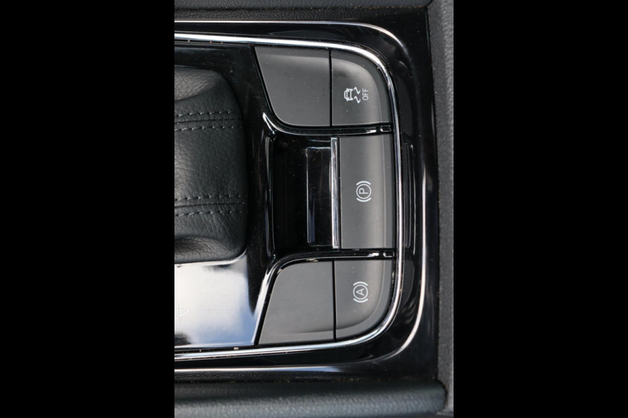 Škoda Karoq 1.5 TSI ACT Bus.org. NL-auto leer+vw schuifdak trekhaak el.klep