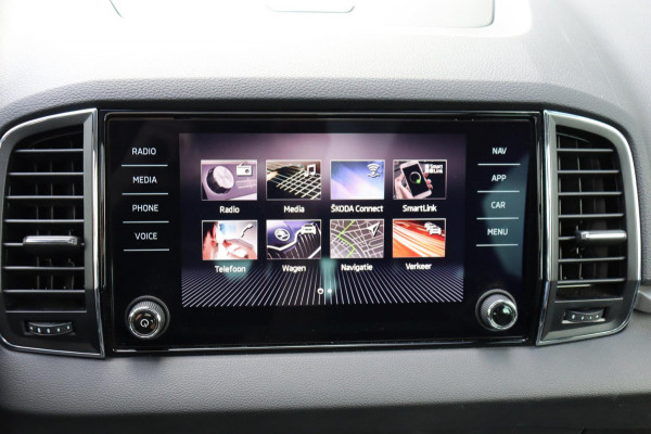 Škoda Karoq 1.5 TSI ACT Bus.org. NL-auto leer+vw schuifdak trekhaak el.klep