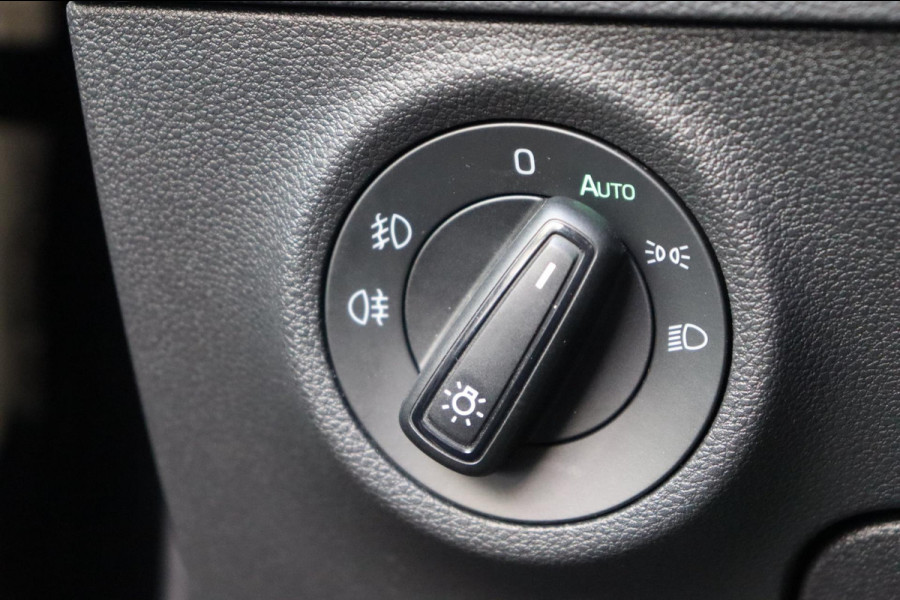 Škoda Karoq 1.5 TSI ACT Bus.org. NL-auto leer+vw schuifdak trekhaak el.klep