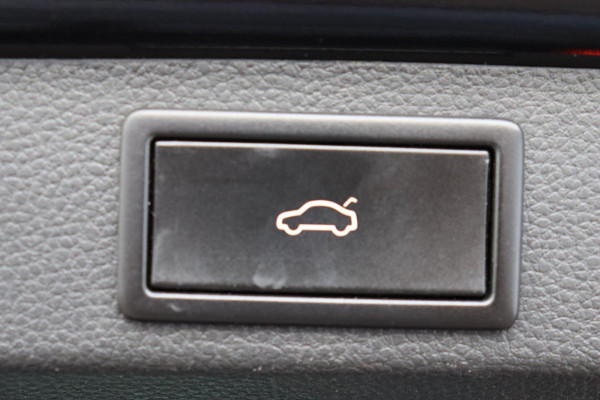 Škoda Karoq 1.5 TSI ACT Bus.org. NL-auto leer+vw schuifdak trekhaak el.klep