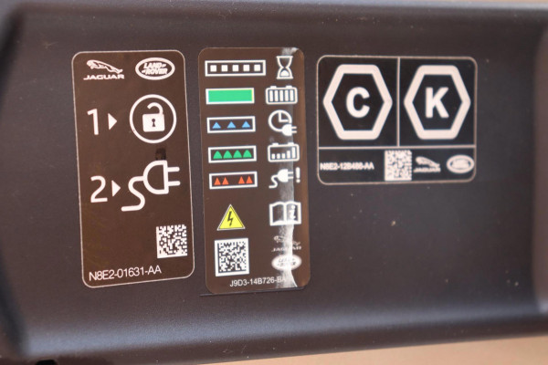 Land Rover Range Rover P440e SE PHEV org. NL schuifdak luchtvering