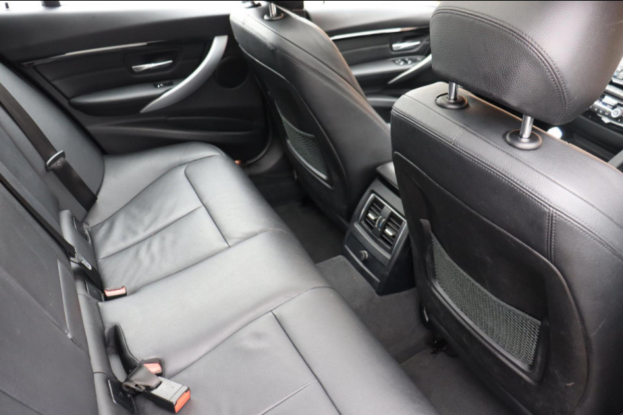 BMW 3 Serie Touring 320i Edition M-Sport Shadow Executive org.NL leer+vw schuifdak